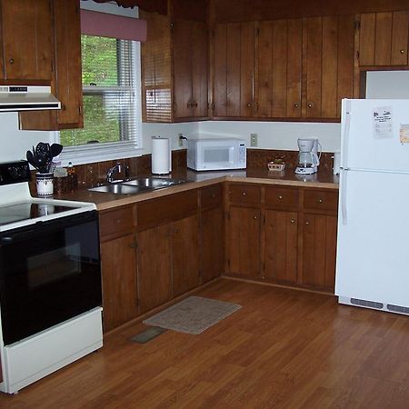 Cabin Creekwood Lyndhurst 外观 照片
