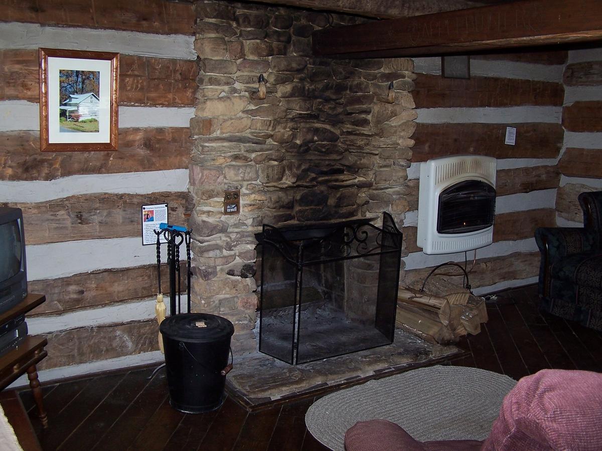 Cabin Creekwood Lyndhurst 外观 照片