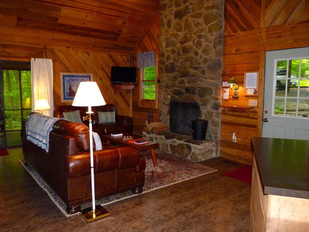 Cabin Creekwood Lyndhurst 外观 照片